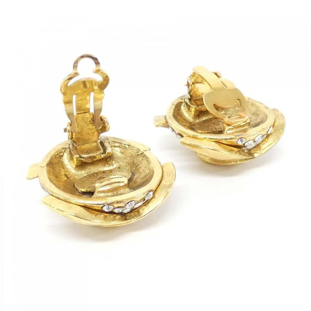 CHANEL Authentic White Earrings - Picture 6 of 6